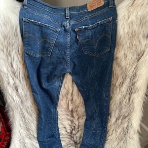 Womens Levi skinny jeans